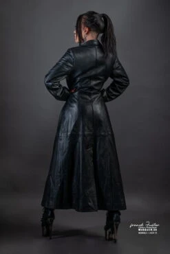 Long Manteau Gothique Cuir Femme -Vêtements Gothiques Boutique 03longmanteaugothiquecuirfemmeaadsc 5109 modifier 1 900
