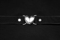 Crop Top PUNK RAVE 'Coeur Brisé' -Vêtements Gothiques Boutique 26080390642025035805000141 900