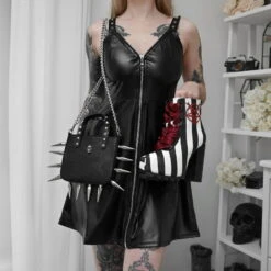 Sac à Main KILLSTAR 'Off Kilter' 9 Sac à Main KILLSTAR 'Off Kilter' -Vêtements Gothiques Boutique 325698520 732575684791803 40894230893462720 n 900