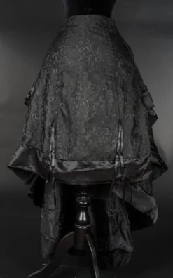 Longue Jupe Gothique à Volants -Vêtements Gothiques Boutique black brocade layer bustle skirt 3 900