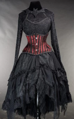 Jupe Gothique à Volants -Vêtements Gothiques Boutique black ruffle skirt bat blouse 1 41 900