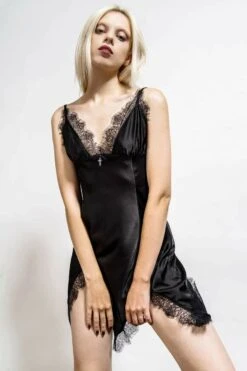 Chemise De Nuit KILLSTAR 'fatal Farewell' -Vêtements Gothiques Boutique fatal farewell nightdress b x1600 900